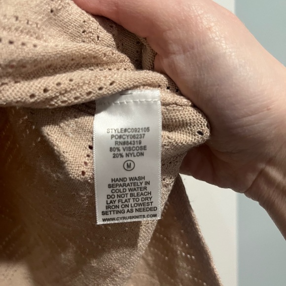 EUC Ladies Cyrus Crocheted Short-Sleeved Sweater - Picture 5 of 6